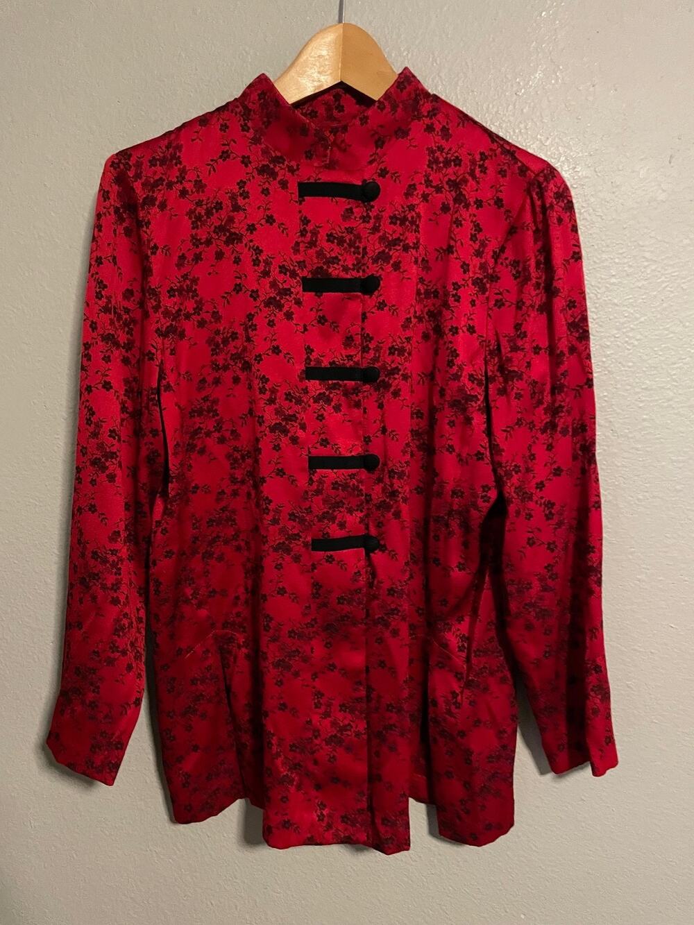 Vintage Womens Tunic Medium Red Floral Satin Mandarin Collar Asian Inspired 90s